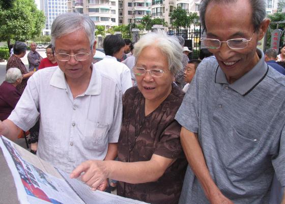 父母們買(mǎi)“地攤兒老花鏡”，能戴嗎！