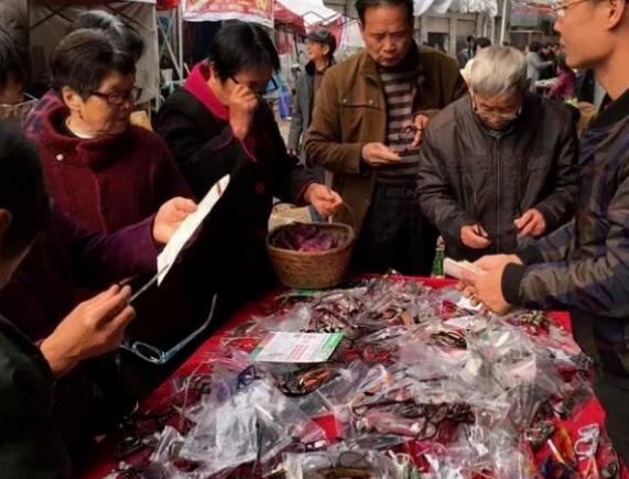 怎么佩戴老花鏡？驗光 品牌 質(zhì)量 保養一個(gè)都不能少